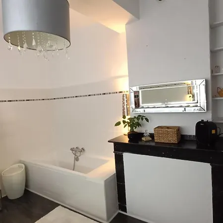 La Flamina, Etape De Charme Proche Du Canal Du Midi Avec Petit Dejeuner Compris Et Privatif En Option 3* Pexiora