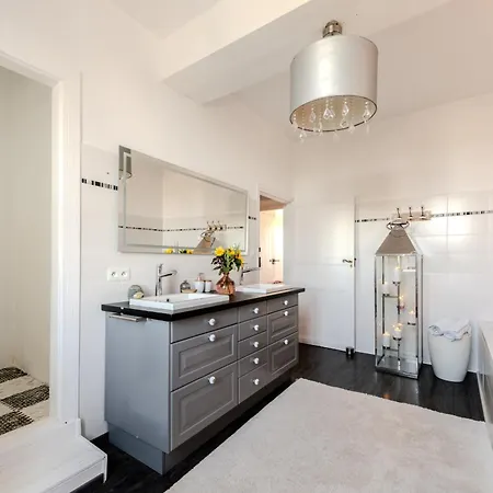 Bed & Breakfast La Flamina, Etape De Charme Proche Du Canal Du Midi Avec Petit Dejeuner Compris Et Privatif En Option Pexiora