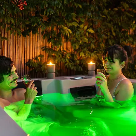 La Flamina, Etape De Charme Proche Du Canal Du Midi Avec Petit Dejeuner Compris Et Privatif En Option 3* Pexiora