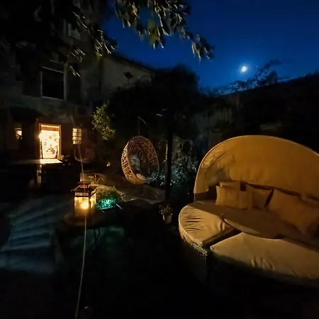 La Flamina, Etape De Charme Proche Du Canal Du Midi Avec Petit Dejeuner Compris Et Privatif En Option Pexiora
