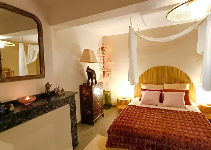 Jacuzzi Privatif Et Diner Aux Chandelles & Et Nuit Romantique Avec Petit Dejeuner Proche De Carcassonne Bed & Breakfast