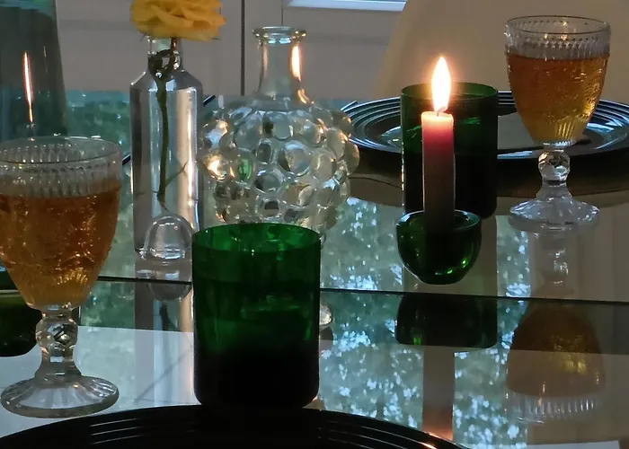 Jacuzzi Privatif Et Diner Aux Chandelles & Et Nuit Romantique Avec Petit Dejeuner Proche De Carcassonne