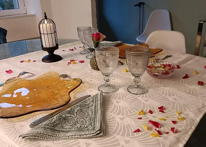 Jacuzzi Privatif Et Diner Aux Chandelles & Et Nuit Romantique Avec Petit Dejeuner Proche De Carcassonne