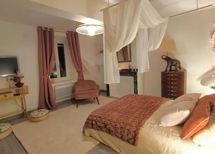 Bed & Breakfast Jacuzzi Privatif Et Diner Aux Chandelles & Et Nuit Romantique Avec Petit Dejeuner Proche De Carcassonne Pexiora