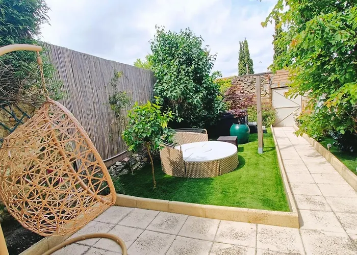 Bed & Breakfast Jacuzzi Privatif Et Diner Aux Chandelles & Et Nuit Romantique Avec Petit Dejeuner Proche De Carcassonne 3*